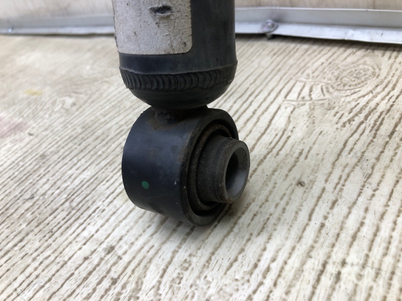 Амортизатор задний CAMRY 70 17- Амортизатор задний CAMRY 70 17-