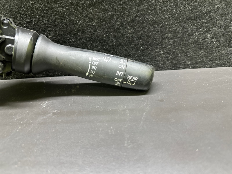 Подрулевой переключатель правый TOYOTA PRIUS C/AQUA 11-14 NHP10L 1NZ-FXE 1.5L