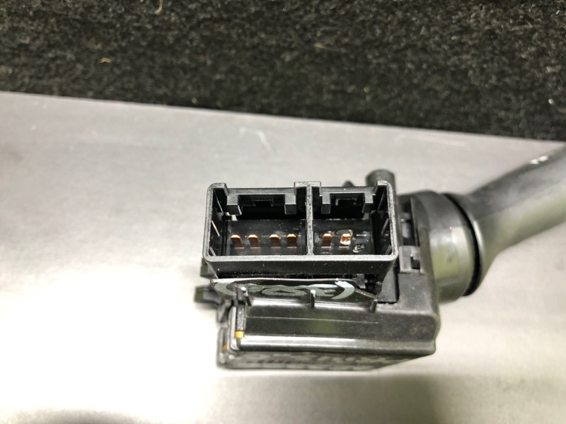 Подрулевой переключатель правый PRIUS C/AQUA 11-14 2013 NHP10L 1NZ-FXE 1.5L