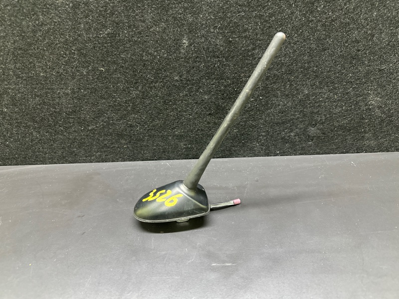 Антенна TOYOTA PRIUS C/AQUA 11-14 2013 NHP10L 1NZ-FXE 1.5L 86300-52550 Б/У