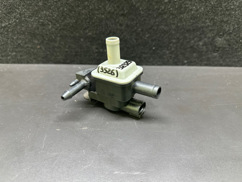 Клапан электромагнитный (вакуумный) PRIUS C/AQUA 11-14 2013 NHP10L 1NZ-FXE 1.5L