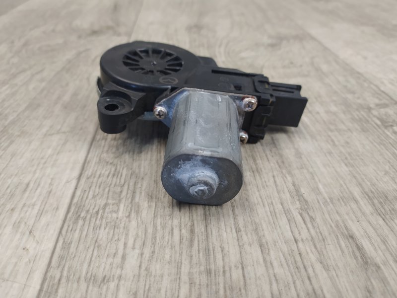 Моторчик стеклоподъемника передний правый MAZDA 3 BM 13-19 BM 2.0 PE-VPS Моторчик стеклоподъемника передний правый MAZDA 3 BM 13-19 BM 2.0 PE-VPS