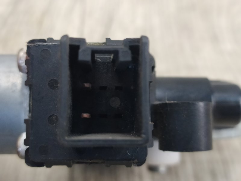 Моторчик стеклоподъемника передний правый 3 BM 13-19 2014 BM 2.0 PE-VPS Моторчик стеклоподъемника передний правый 3 BM 13-19 2014 BM 2.0 PE-VPS