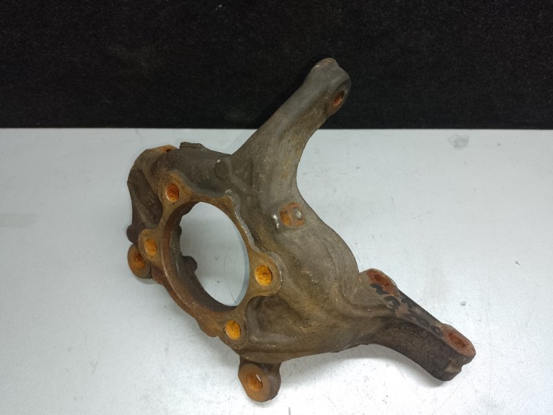 Кулак поворотный передний правый NV200 USA 13-