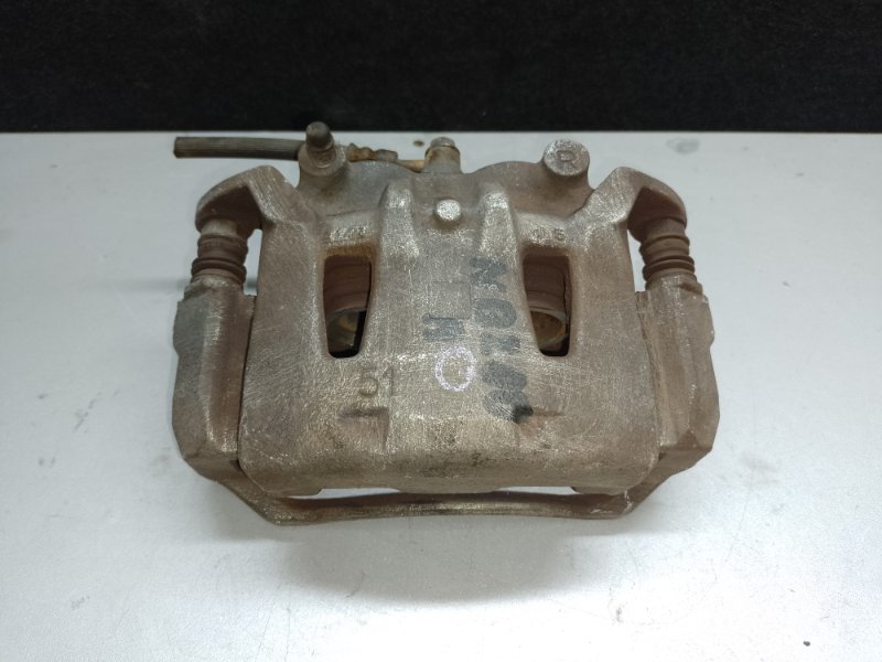 Суппорт тормозной передний правый NISSAN NV200 USA 13- 41001-3LM0A Б/У