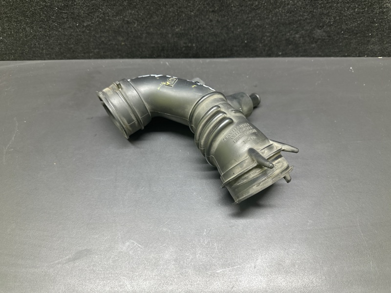 Патрубок воздушного фильтра TOYOTA PRIUS C/AQUA 11-14 NHP10L 1NZ-FXE 1.5L