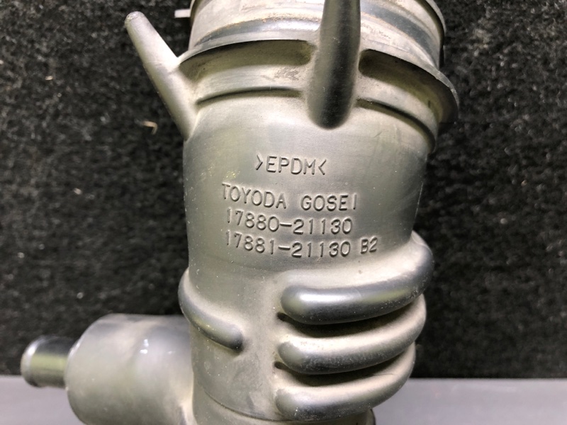 Патрубок воздушного фильтра PRIUS C/AQUA 11-14 2013 NHP10L 1NZ-FXE 1.5L