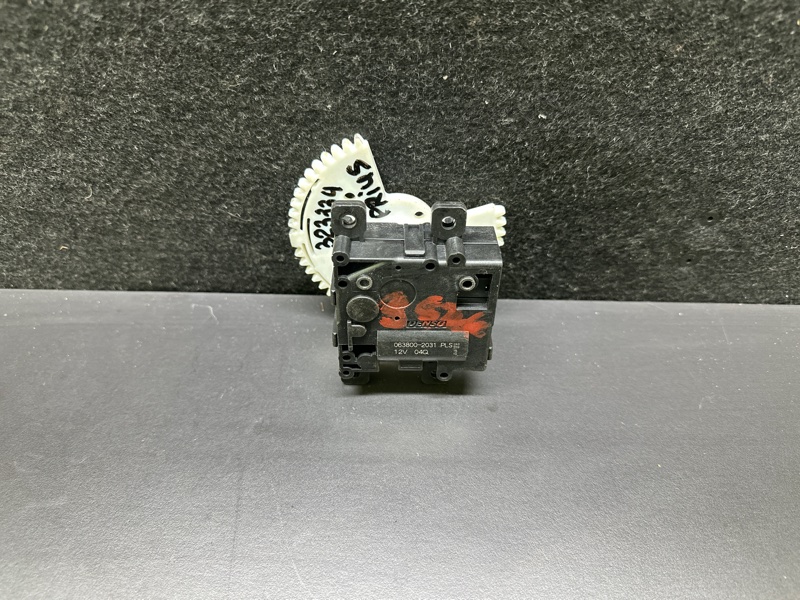 Моторчик заслонки печки PRIUS C/AQUA 11-14 2013 NHP10L 1NZ-FXE 1.5L Моторчик заслонки печки PRIUS C/AQUA 11-14 2013 NHP10L 1NZ-FXE 1.5L