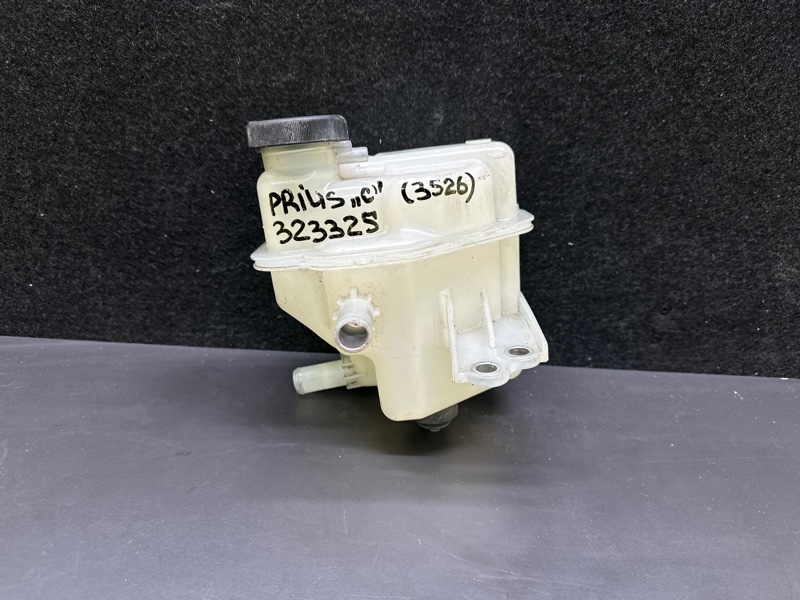 Расширительный бачок инвертора TOYOTA PRIUS C/AQUA 11-14 2013 NHP10L 1NZ-FXE 1.5L G92A0-52010 Б/У