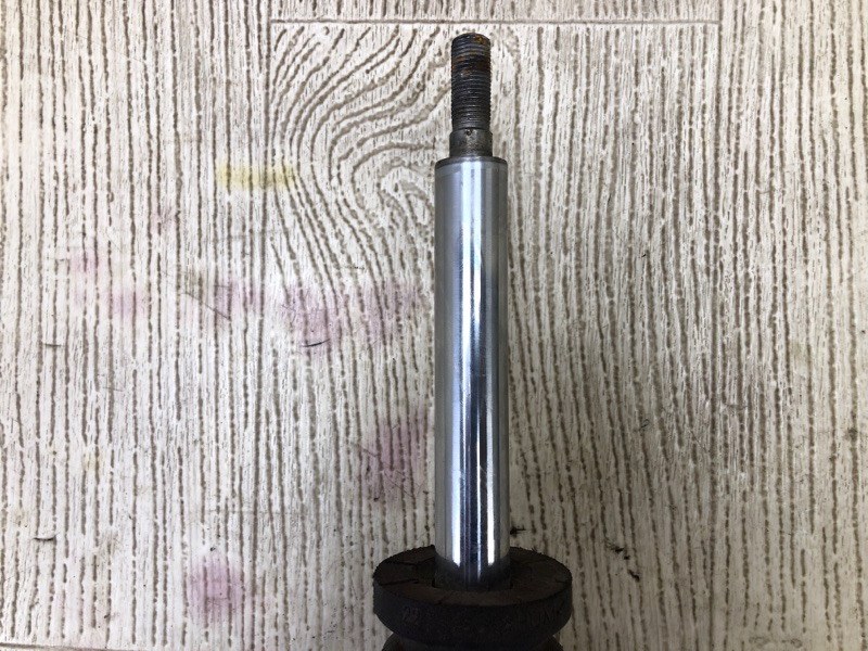 Амортизатор передний левый CHEROKEE 14- 2016 2.4 ED8 Амортизатор передний левый CHEROKEE 14- 2016 2.4 ED8