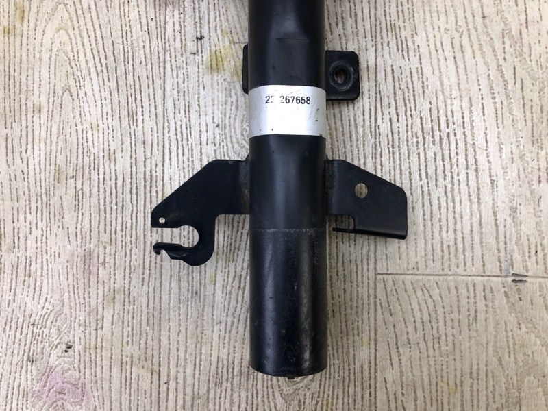 Амортизатор передний левый CHEROKEE 14- 2016 2.4 ED8 Амортизатор передний левый CHEROKEE 14- 2016 2.4 ED8