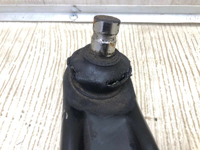 Рычаг передней подвески нижний правый LANCER X 10 07-15 2010 2.0 4B11