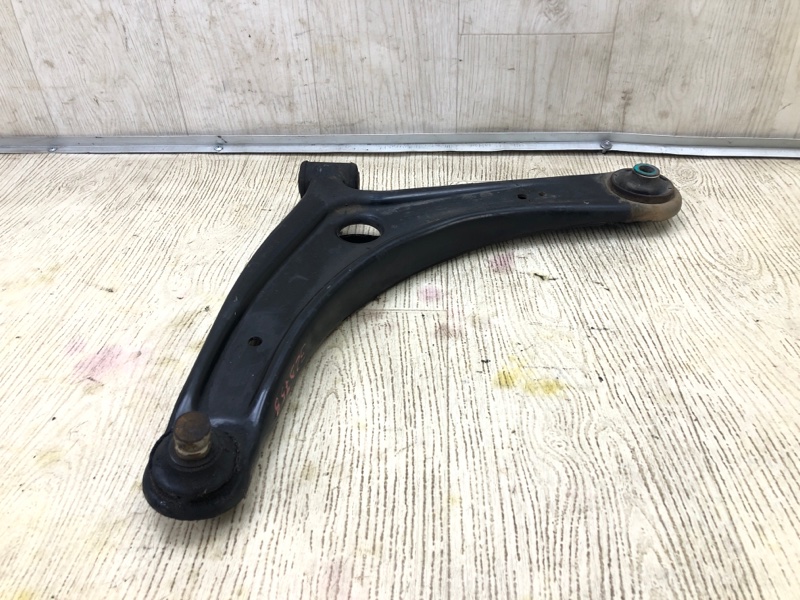 Рычаг передней подвески нижний левый MITSUBISHI LANCER X 10 07-15 2.0 4B11