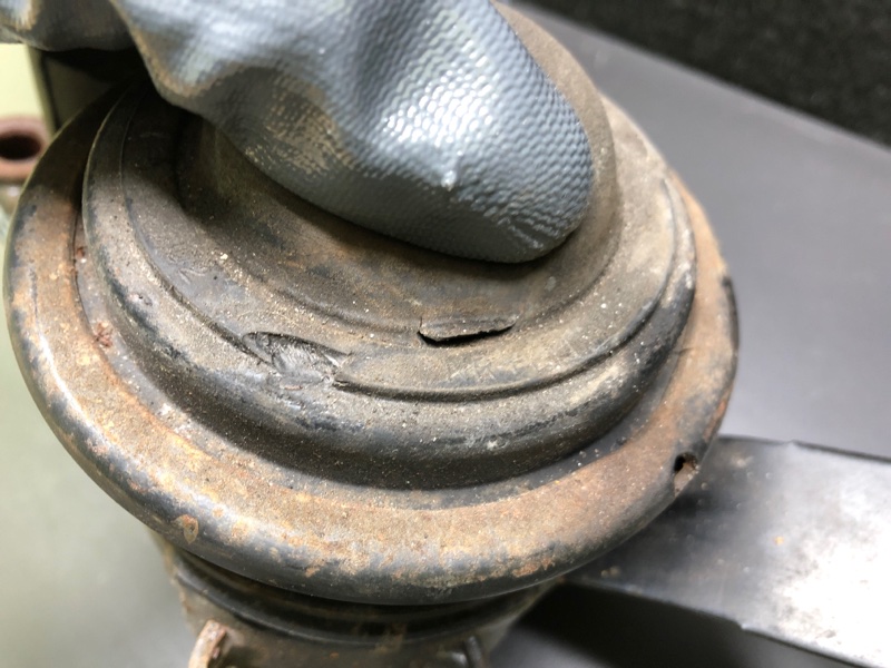 Подушка двигателя правая PRIUS C/AQUA 11-14 2013 NHP10L 1NZ-FXE 1.5L