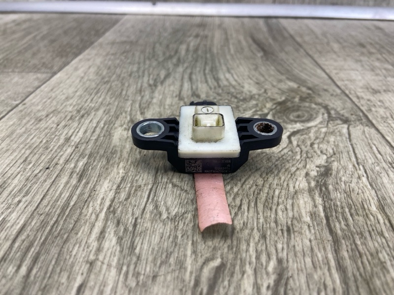 Датчик удара передний правый NISSAN X-TRAIL/ROGUE T32 13-20 T32 2.5 QR25DE