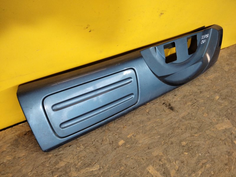 Накладка крышки багажника CRV 02-06