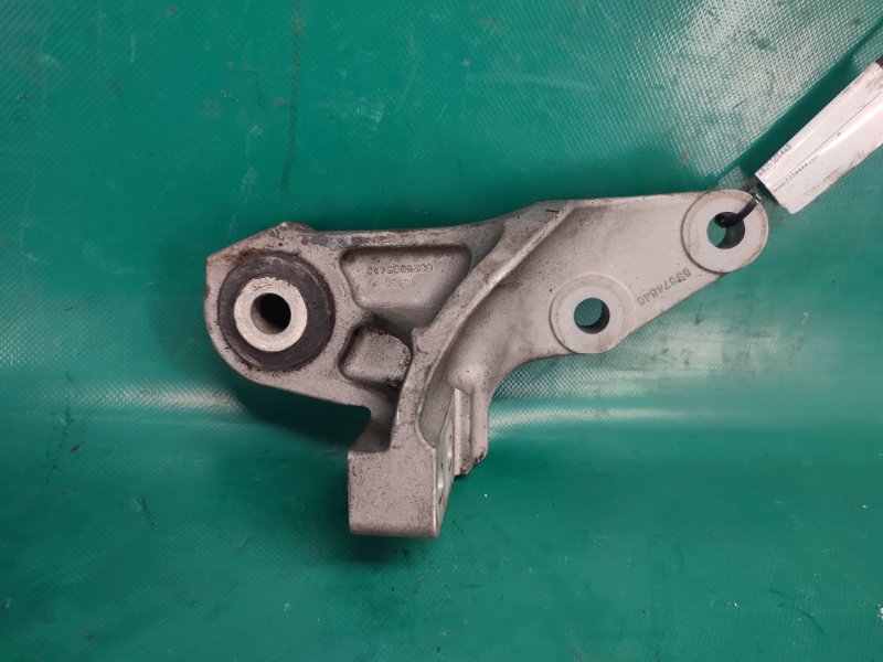 Запчасть кронштейн двигателя JEEP COMPASS 17-21 68253 054AB Б/У Кронштейн двигателя JEEP COMPASS 17-21 68253 054AB Б/У