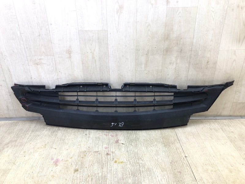 Решетка переднего бампера TOYOTA RAV4 13-19 2016 2.5 2ARFE 5311342070 Б/У