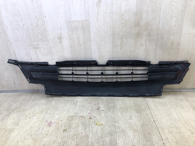 Решетка переднего бампера RAV4 13-19 2016 2.5 2ARFE