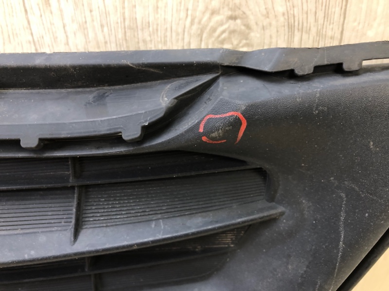 Решетка переднего бампера RAV4 13-19 2016 2.5 2ARFE