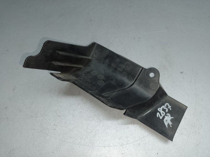 Дефлектор радиатора правый FORD FOCUS 10-18 2018 2.0 C20HDEX F1EZ-8327-E Б/У