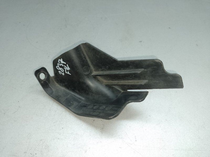 Дефлектор радиатора левый FORD FOCUS 10-18 2018 2.0 C20HDEX F1EZ-8327-D Б/У