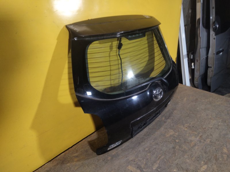 Крышка багажника AURIS 06-12