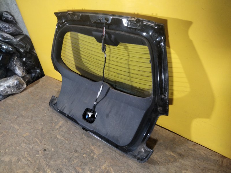 Крышка багажника AURIS 06-12