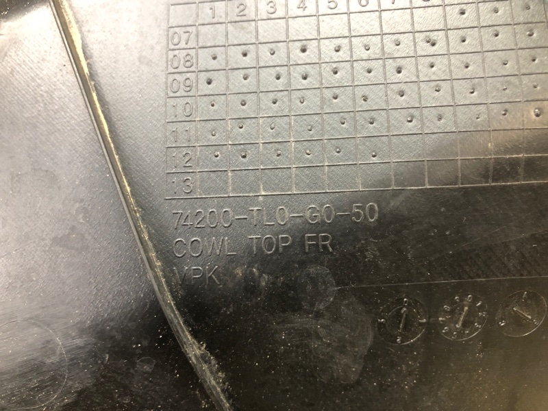 Пластик под лобовое стекло / Жабо ACCORD CU8 / TSX 08-14 2012 2.4L