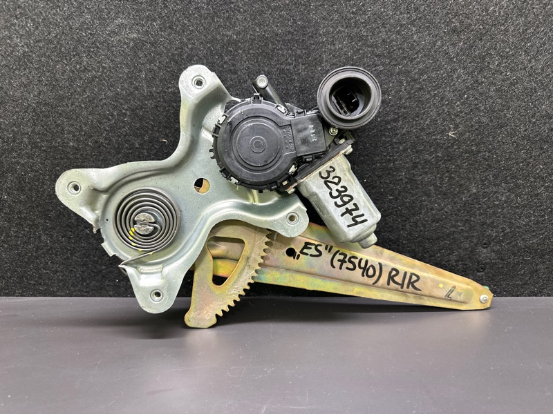 Стеклоподъемник задний левый LEXUS ES300 ES330 01-06 2005 XV30 3.3 3MZFE 69804-33040 Б/У
