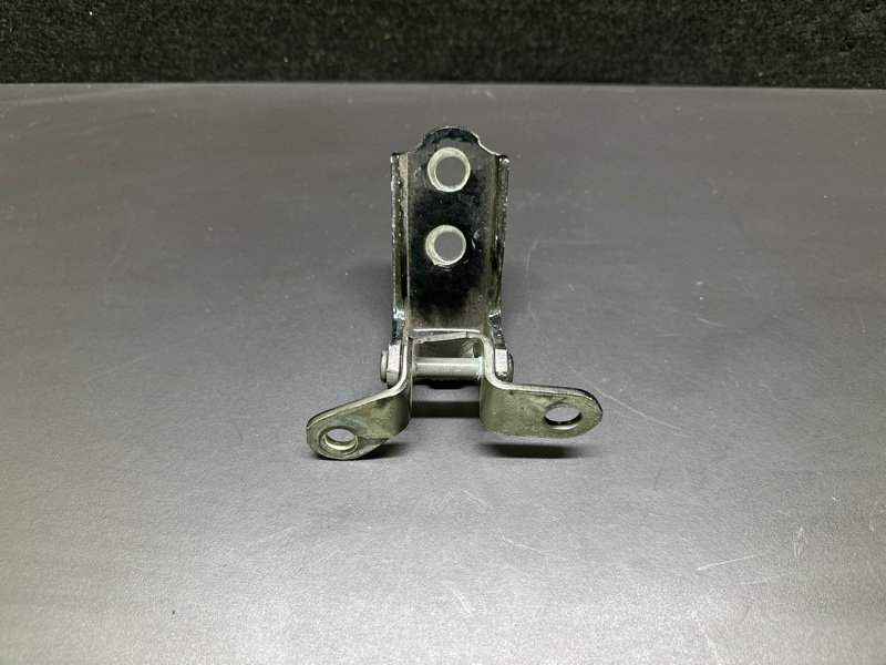Петля двери нижняя задняя левая ES300 ES330 01-06 2005 XV30 3.3 3MZFE