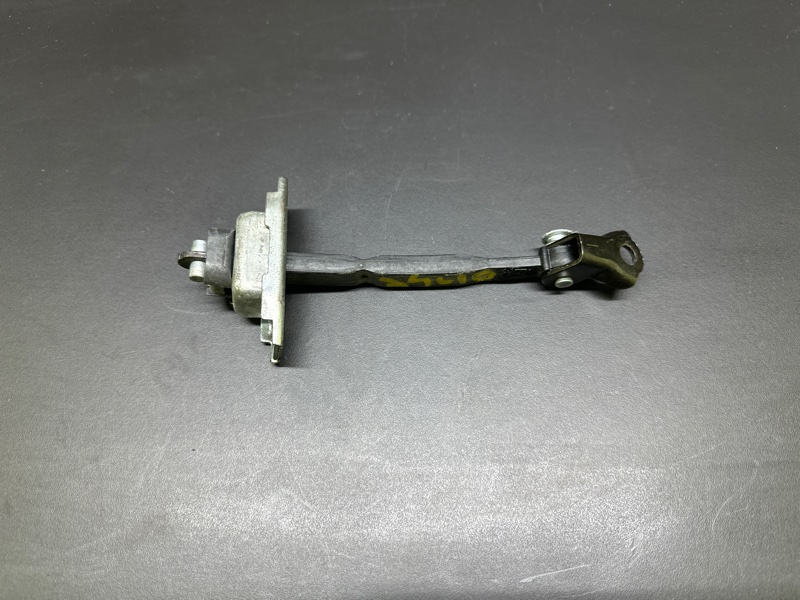 Ограничитель двери задний правый ES300 ES330 01-06 2005 XV30 3.3 3MZFE