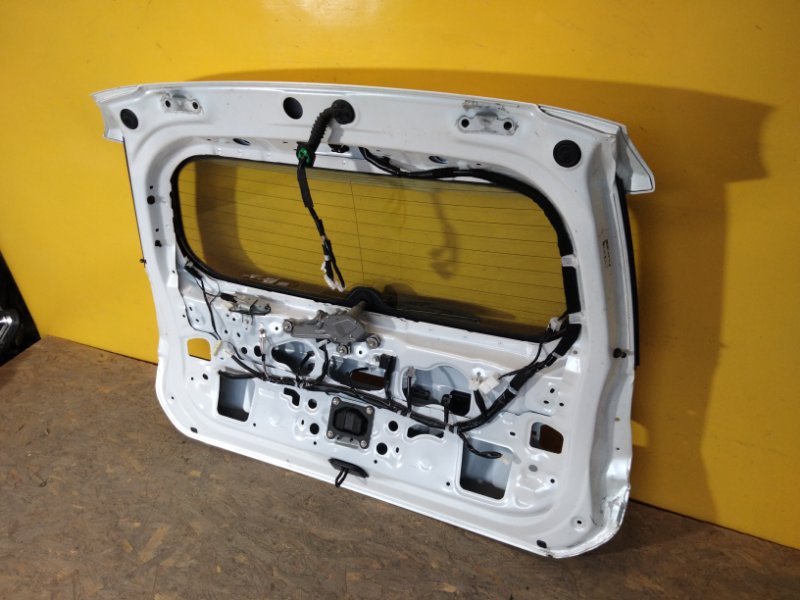 Крышка багажника CT200 17-