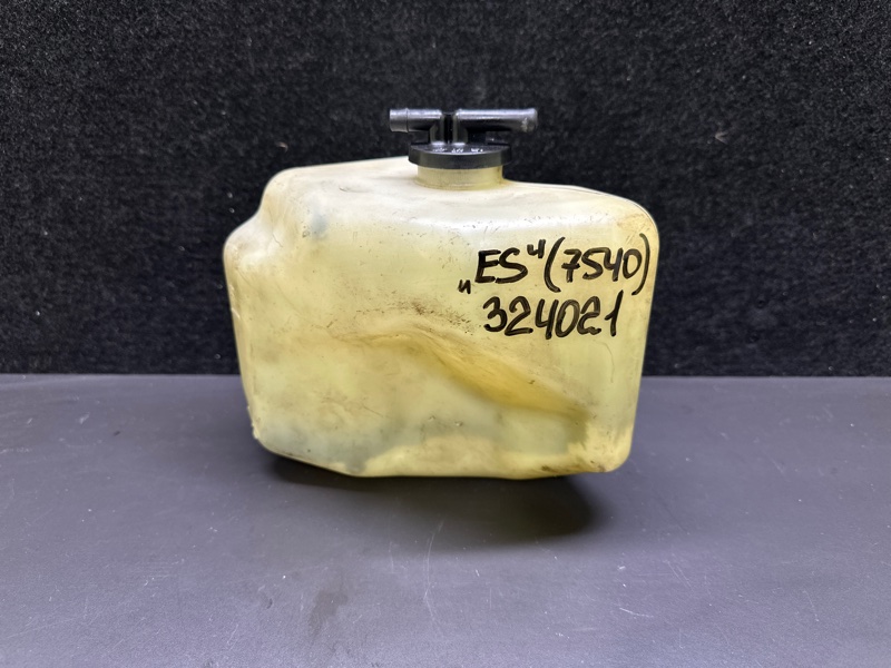 Бачок расширительный LEXUS ES300 ES330 01-06 2005 XV30 3.3 3MZFE 16470-20091 Б/У