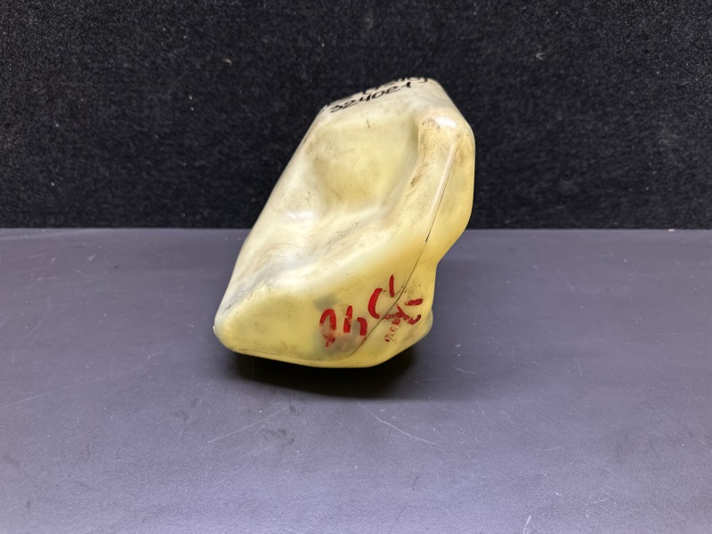 Бачок расширительный ES300 ES330 01-06 2005 XV30 3.3 3MZFE