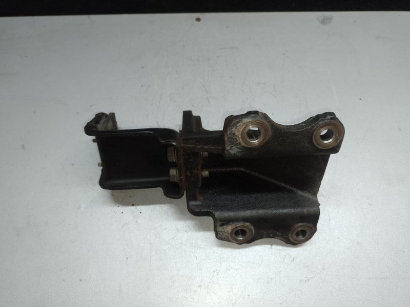 Кронштейн двигателя правый NISSAN PATHFINDER R51 04-14 R51 4.0 VQ40DE