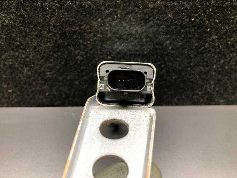 Датчик удара задний правый LEXUS ES300 ES330 01-06 XV30 3.3 3MZFE Датчик удара задний правый LEXUS ES300 ES330 01-06 XV30 3.3 3MZFE