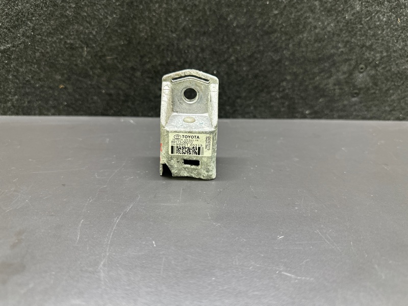 Датчик удара LEXUS ES300 ES330 01-06 2005 XV30 3.3 3MZFE 89173-09110 Б/У