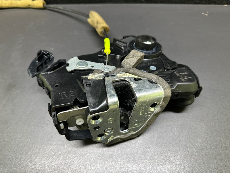 Замок двери передний правый ES300 ES330 01-06 2005 XV30 3.3 3MZFE Замок двери передний правый ES300 ES330 01-06 2005 XV30 3.3 3MZFE