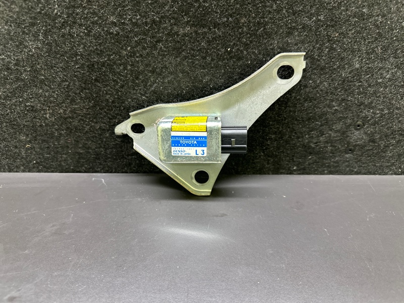 Запчасть датчик удара левый LEXUS ES300 ES330 01-06 2005 XV30 3.3 3MZFE 89830-33110 Б/У Датчик удара левый LEXUS ES300 ES330 01-06 2005 XV30 3.3 3MZFE 89830-33110 Б/У