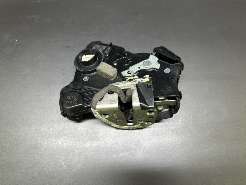 Запчасть замок двери передний левый LEXUS ES300 ES330 01-06 2005 XV30 3.3 3MZFE 69040-33221 Б/У Замок двери передний левый LEXUS ES300 ES330 01-06 2005 XV30 3.3 3MZFE 69040-33221 Б/У