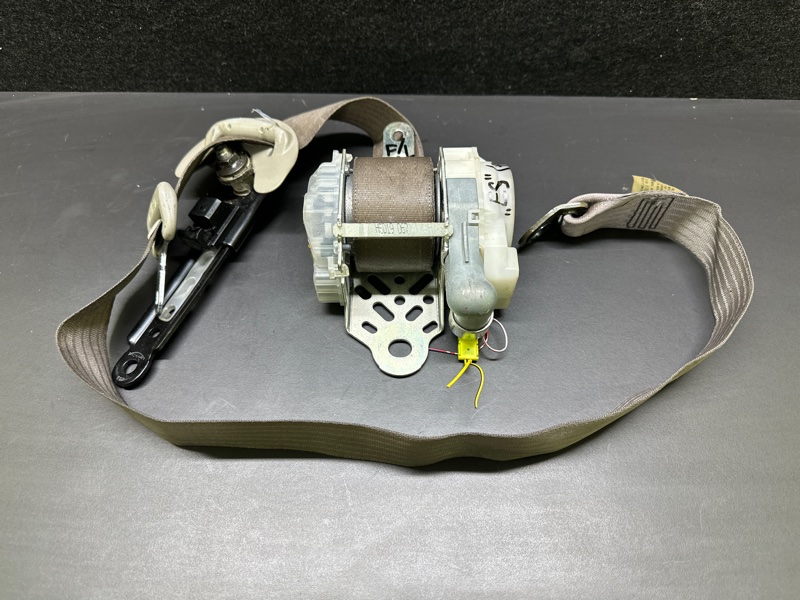 Ремень безопасности передний левый ES300 ES330 01-06 2005 XV30 3.3 3MZFE