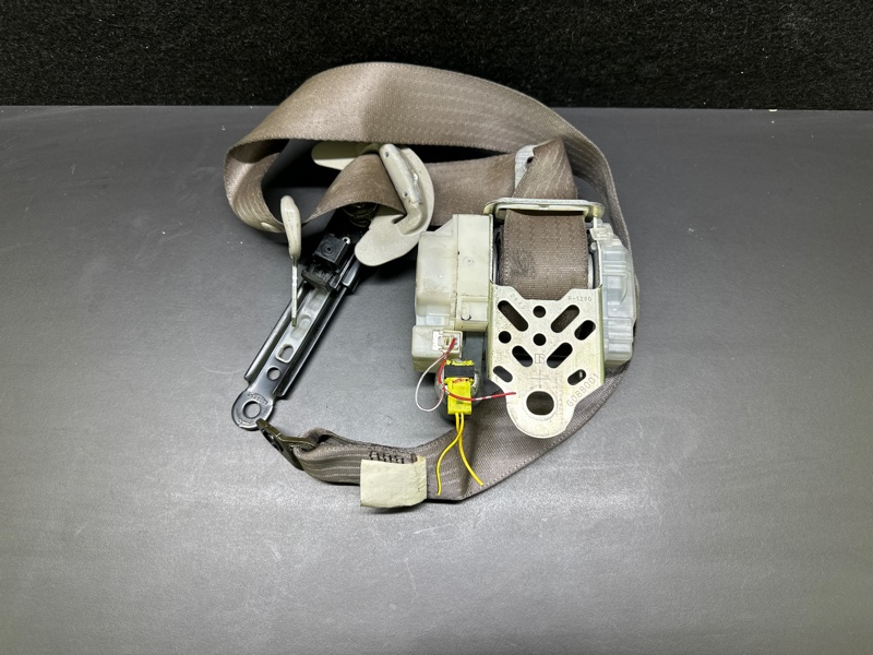 Ремень безопасности передний левый LEXUS ES300 ES330 01-06 XV30 3.3 3MZFE