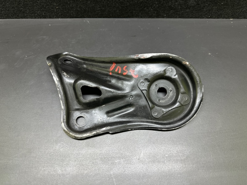 Крепление балки подвески заднее правое ES300 ES330 01-06 2005 XV30 3.3 3MZFE