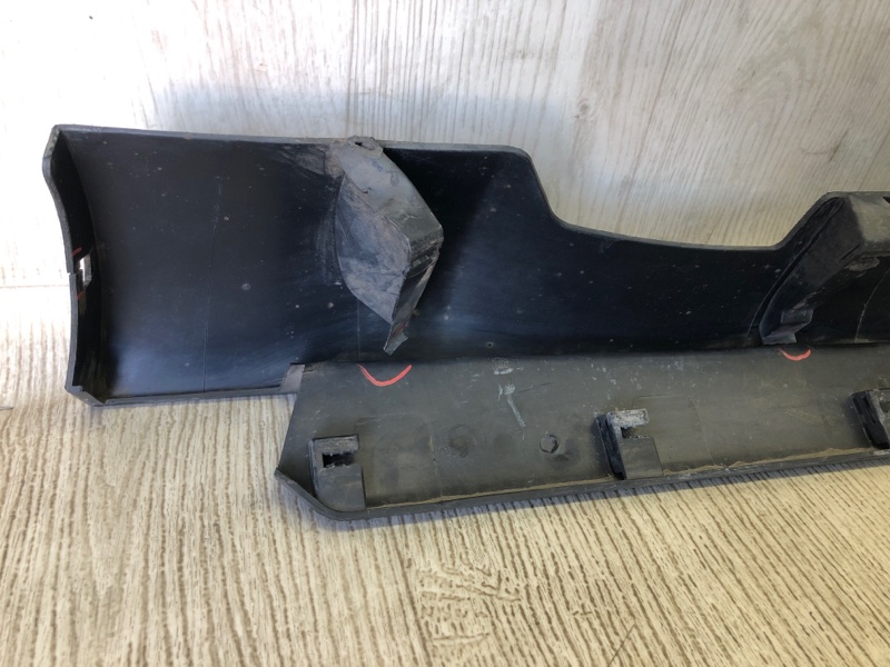 Накладка порога наружная левая CHEROKEE 14- 2016 2.4 ED8 Накладка порога наружная левая CHEROKEE 14- 2016 2.4 ED8