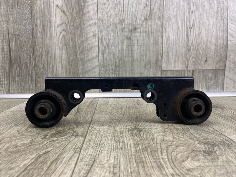 Кронштейн редуктора задний NISSAN PATHFINDER R52 12-21 2015 R52 3.5 VQ35DE 554193JA0A Б/У