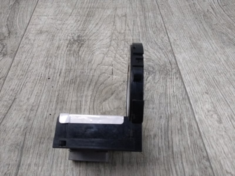 Датчик угла поворота руля RX300/330/350/400 03-09 Датчик угла поворота руля RX300/330/350/400 03-09