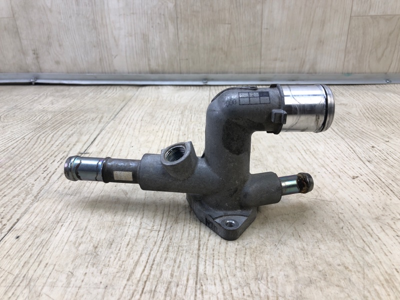 Фланец системы охлаждения HYUNDAI ELANTRA AD 16- 2018 2.0 G4NH 25600-2E000 Б/У