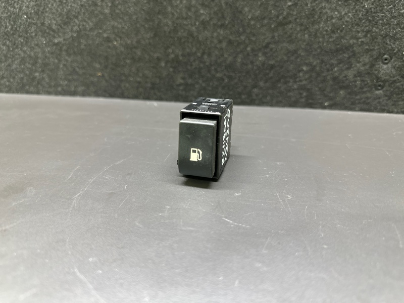 Запчасть кнопка открывания бензобака LEXUS RX350/450 09-15 2009 GGL10L 2GR-FXE 3.5L 84841-48050 Б/У Кнопка открывания бензобака LEXUS RX350/450 09-15 2009 GGL10L 2GR-FXE 3.5L 84841-48050 Б/У