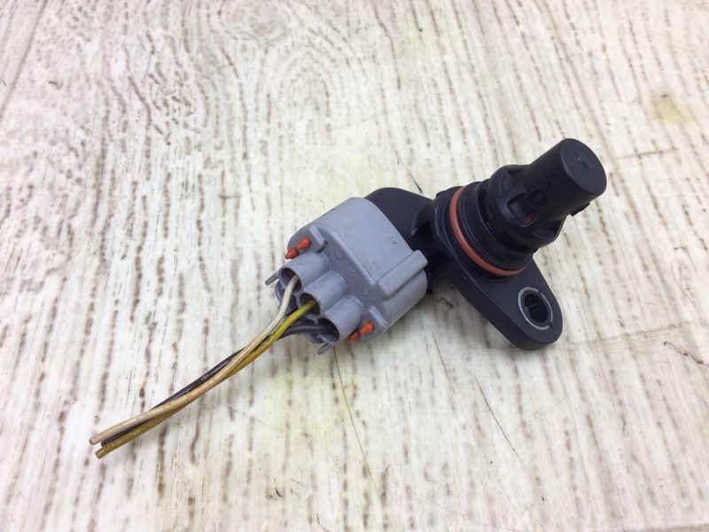 Датчик положения распредвала KIA FORTE BD 18-21 2019 2.0 39350-2E200 Б/У